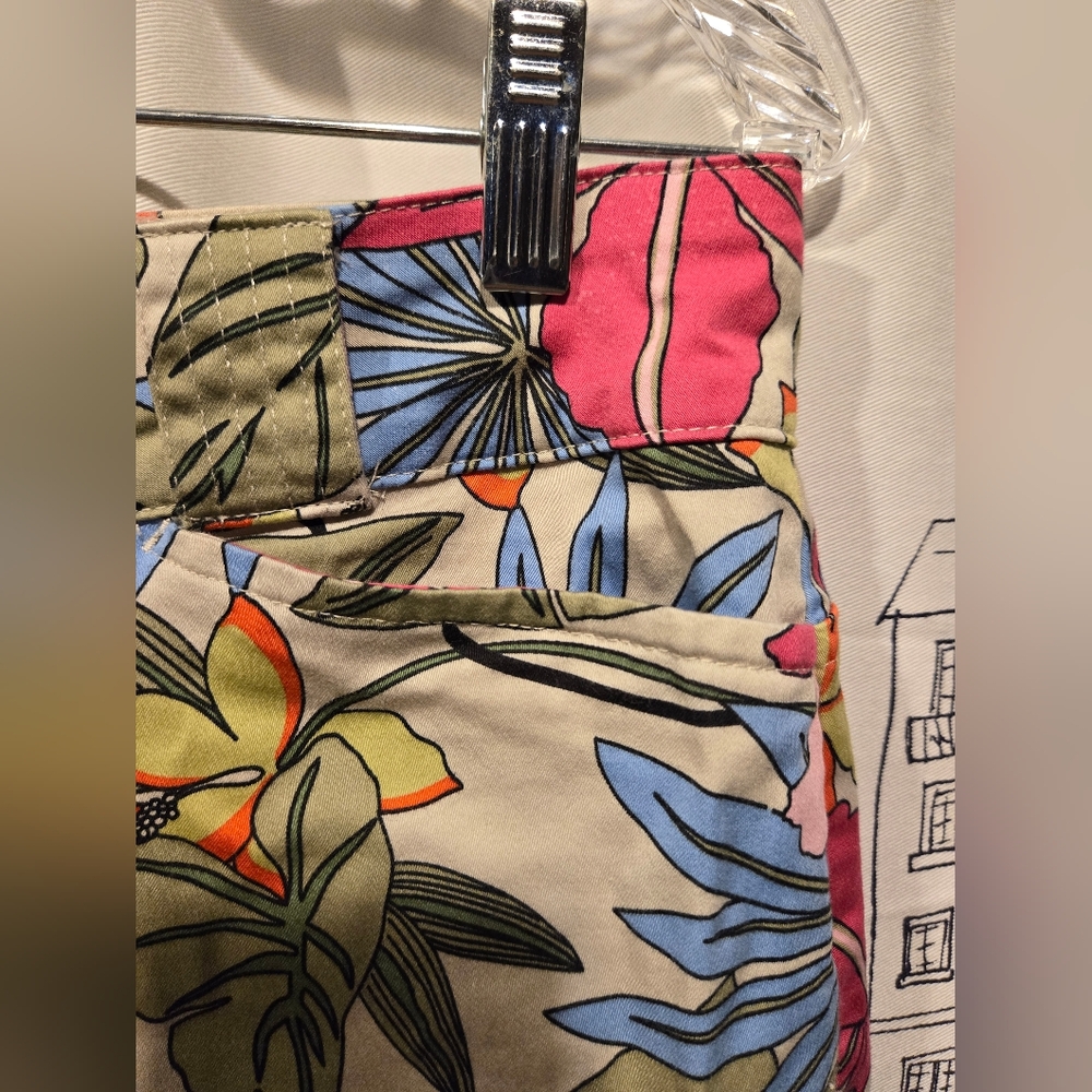 NWOT Women's White Stag Floral Capris Size 8 Petite - Picture 9 of 12